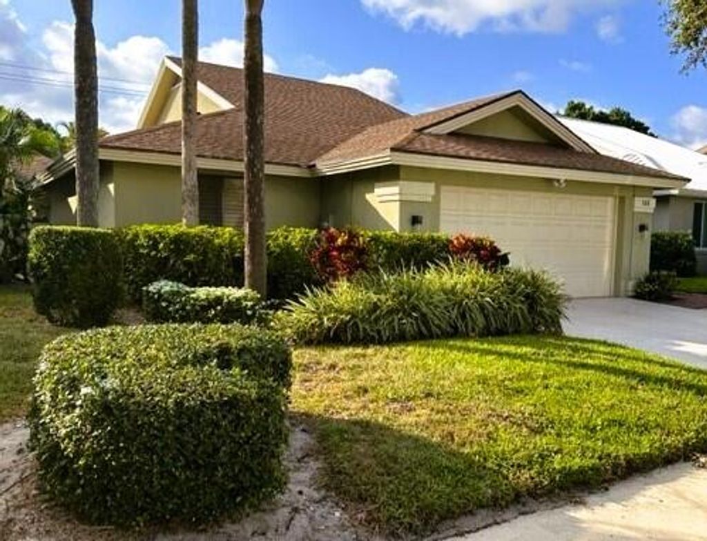 Photo of 150 Cape Pointe Circle, Jupiter, FL 33477 (MLS # R10934362)