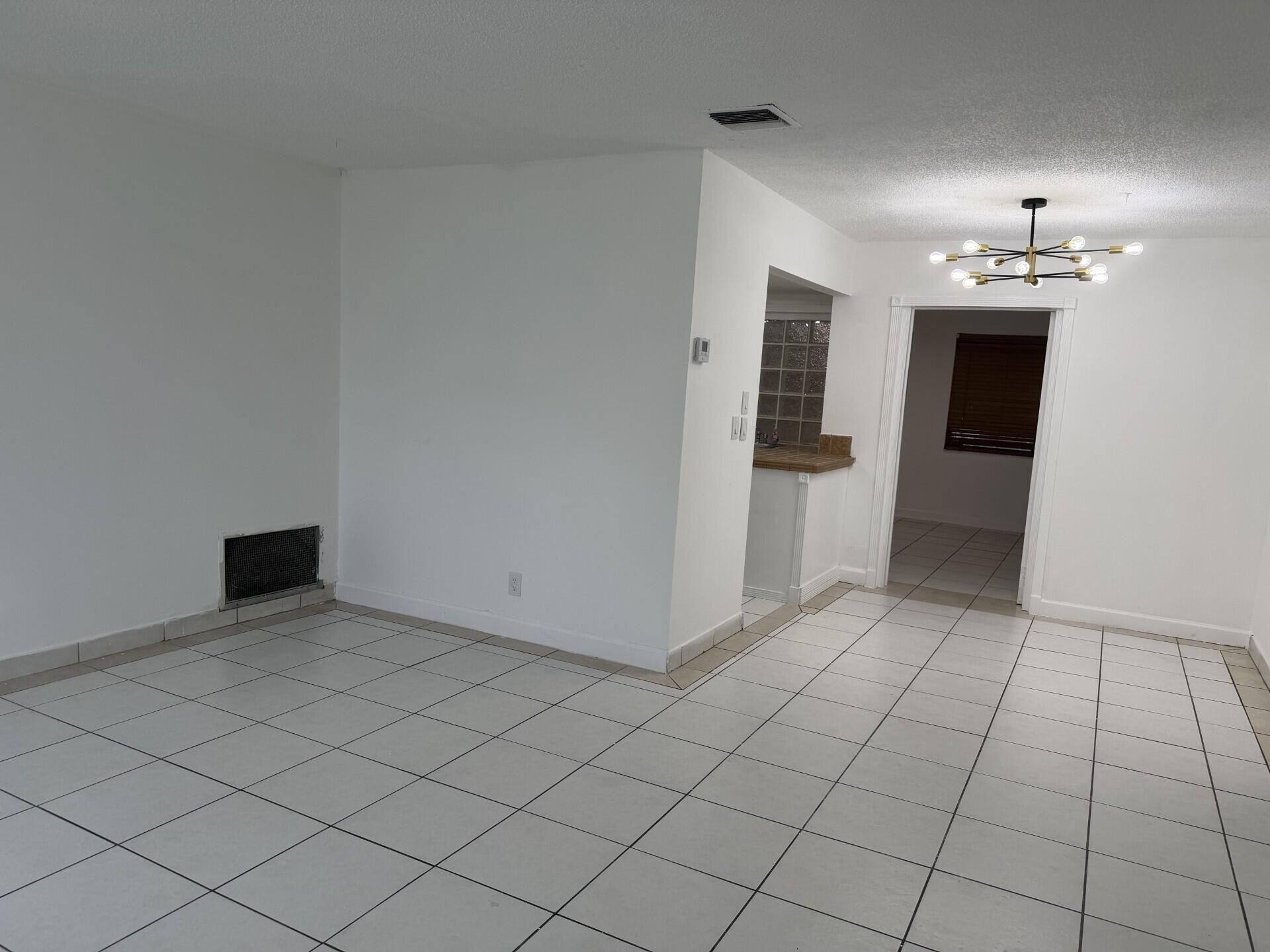 7315 NW 57th Place