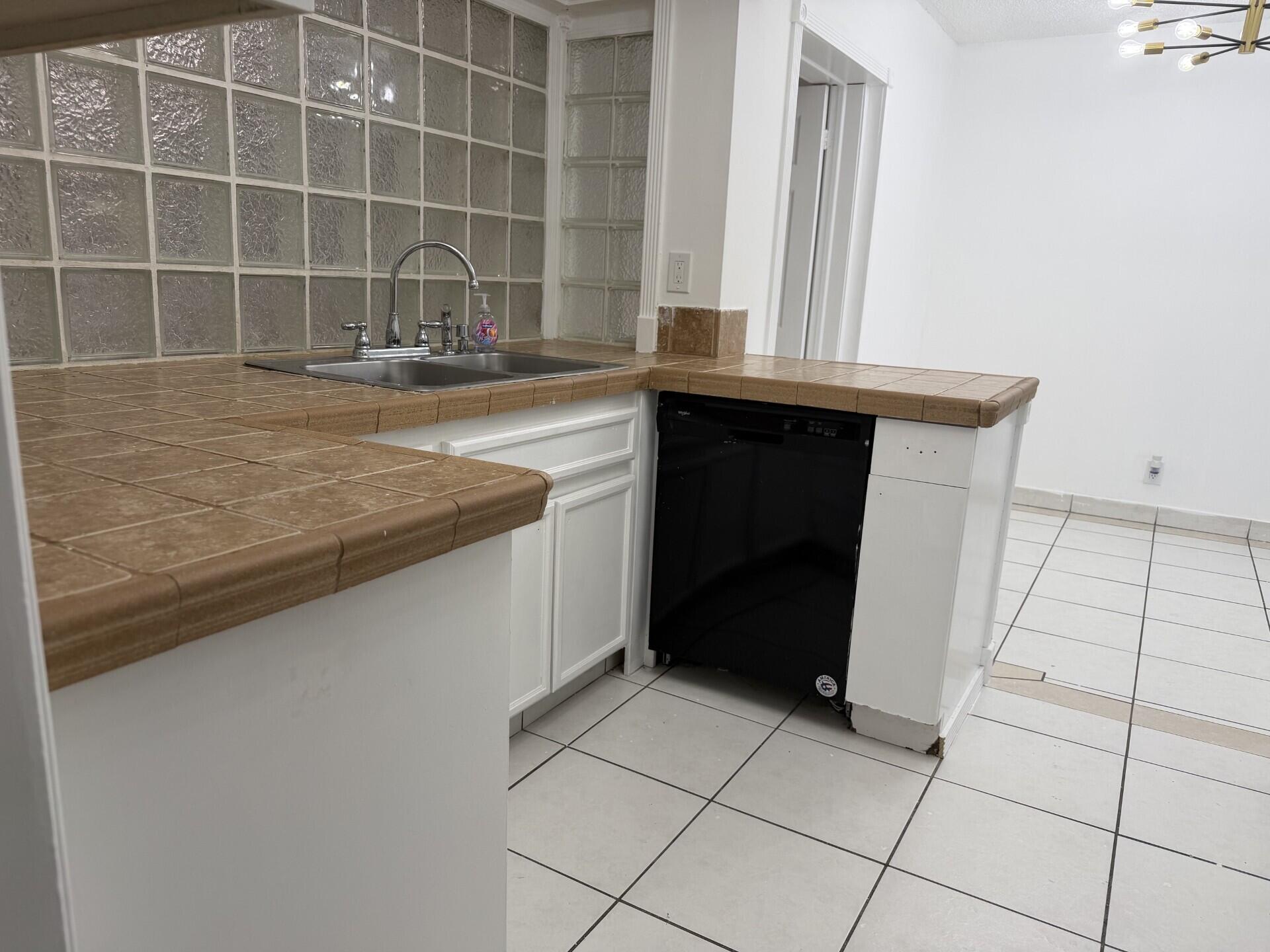 7315 NW 57th Place