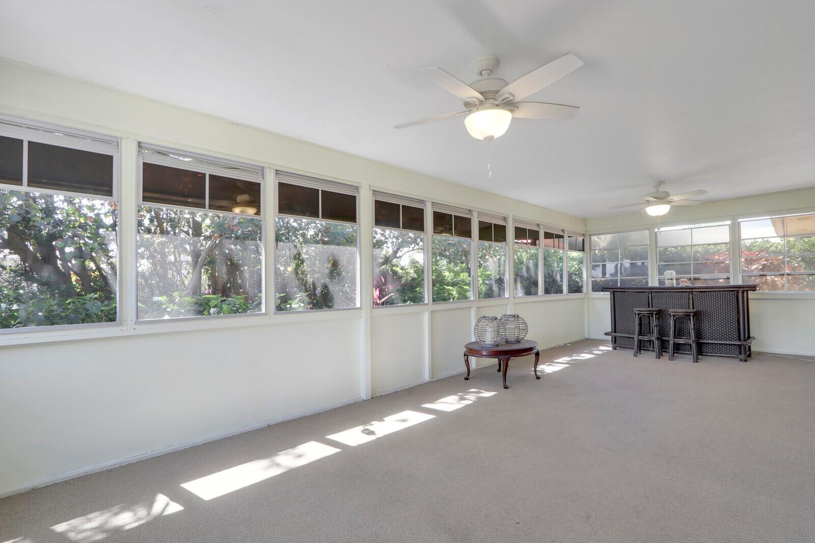 THE SOUNDINGS - Residential Lease