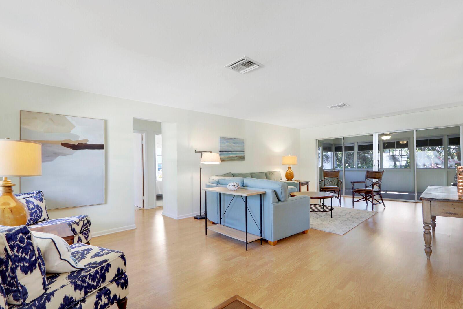 THE SOUNDINGS - Residential Lease