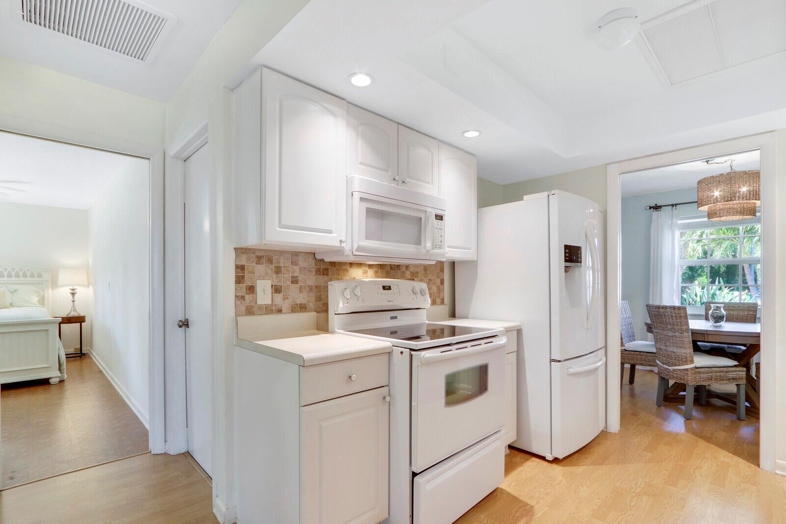 THE SOUNDINGS - Residential Lease
