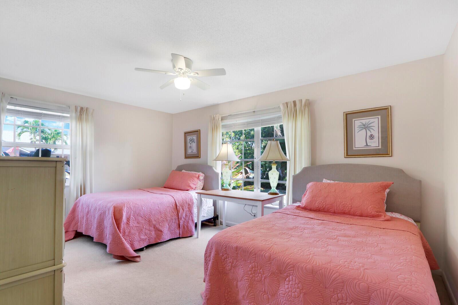THE SOUNDINGS - Residential Lease