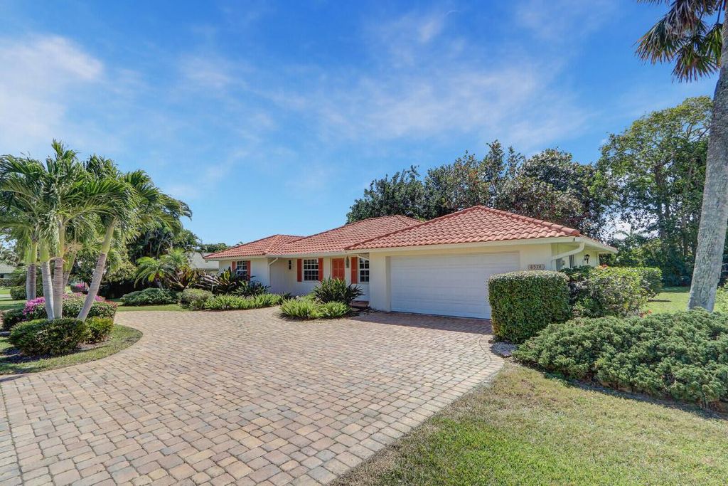 Photo of 8574 SE Seagrape Way, Hobe Sound, FL 33455 (MLS # R11124334)