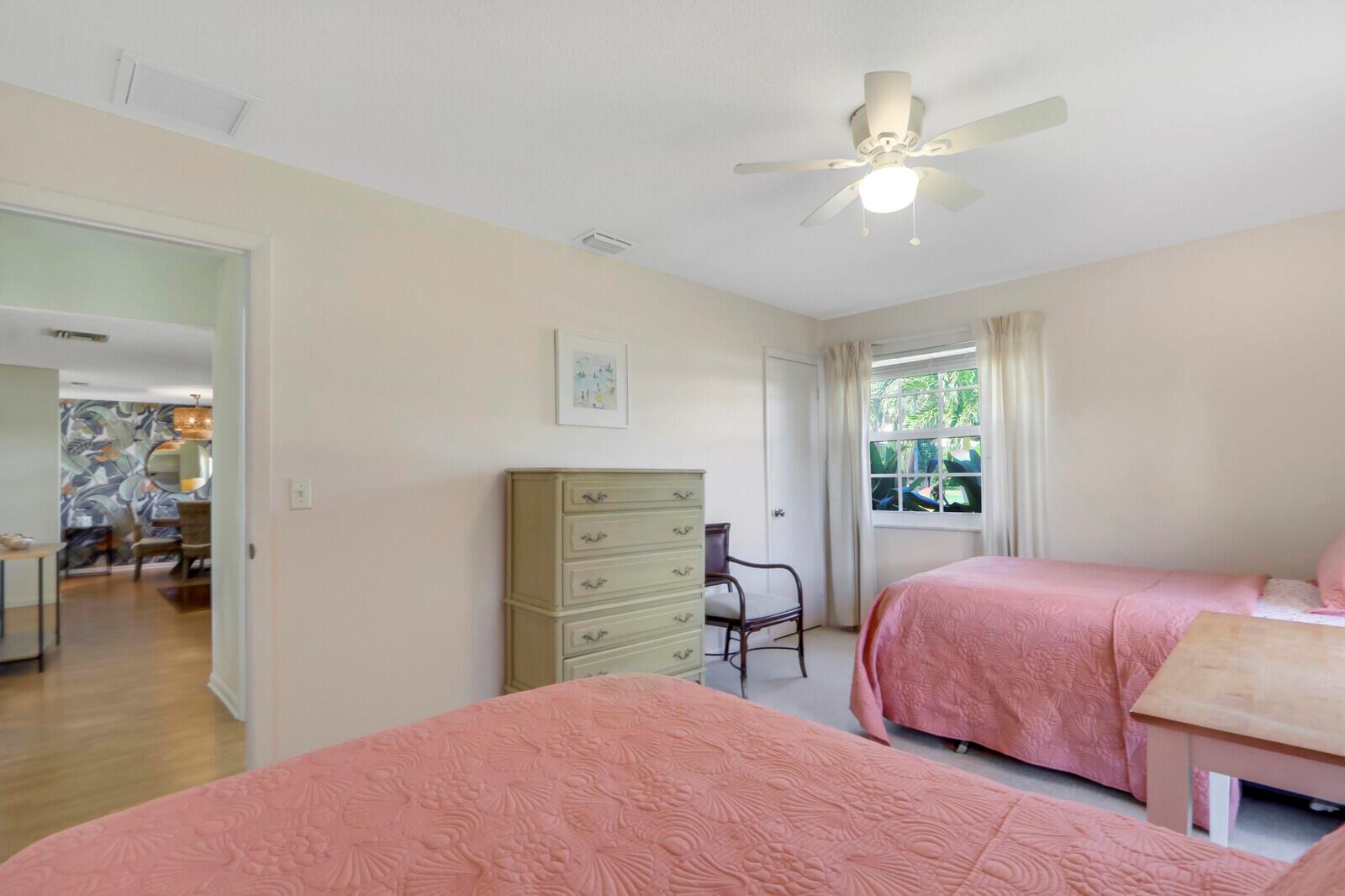 THE SOUNDINGS - Residential Lease