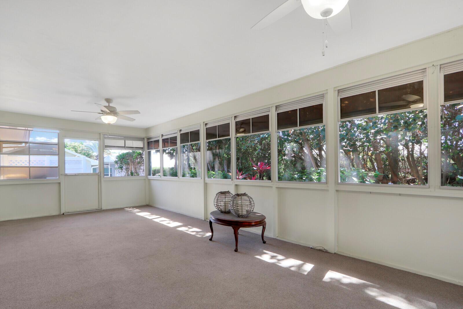 THE SOUNDINGS - Residential Lease