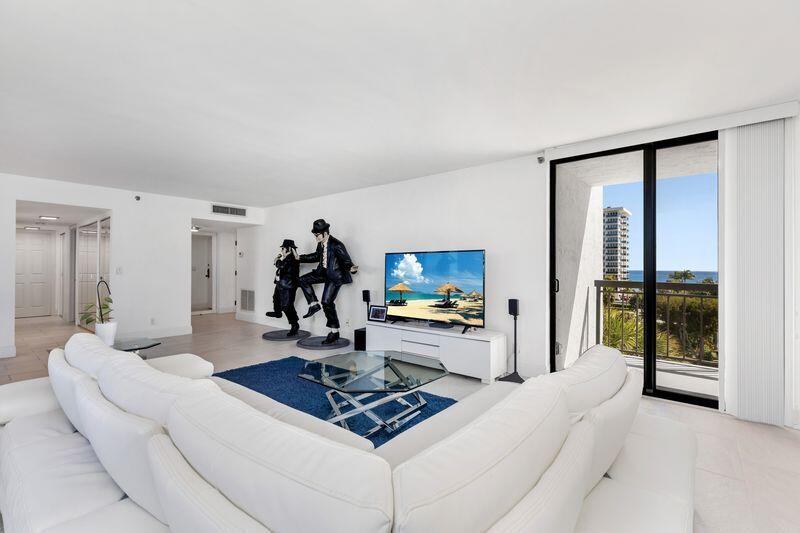 LA FONTANA CONDO - Residential