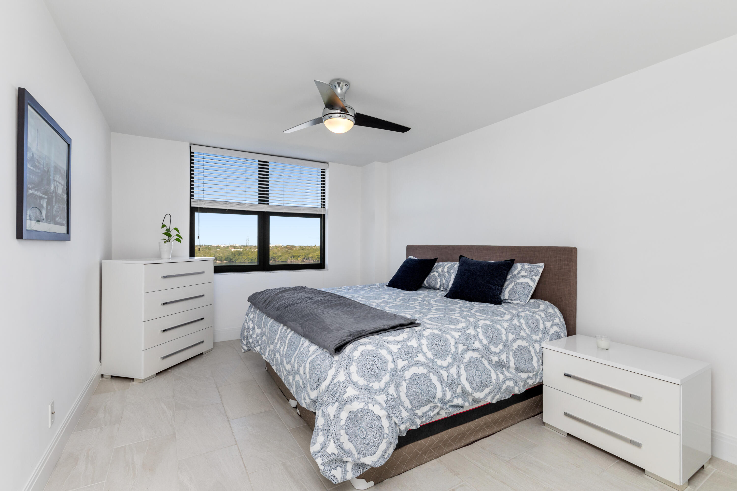 LA FONTANA CONDO - Residential