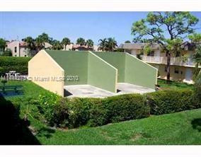 VILLAGE PARK AT OAKLAND C - Residential Lease