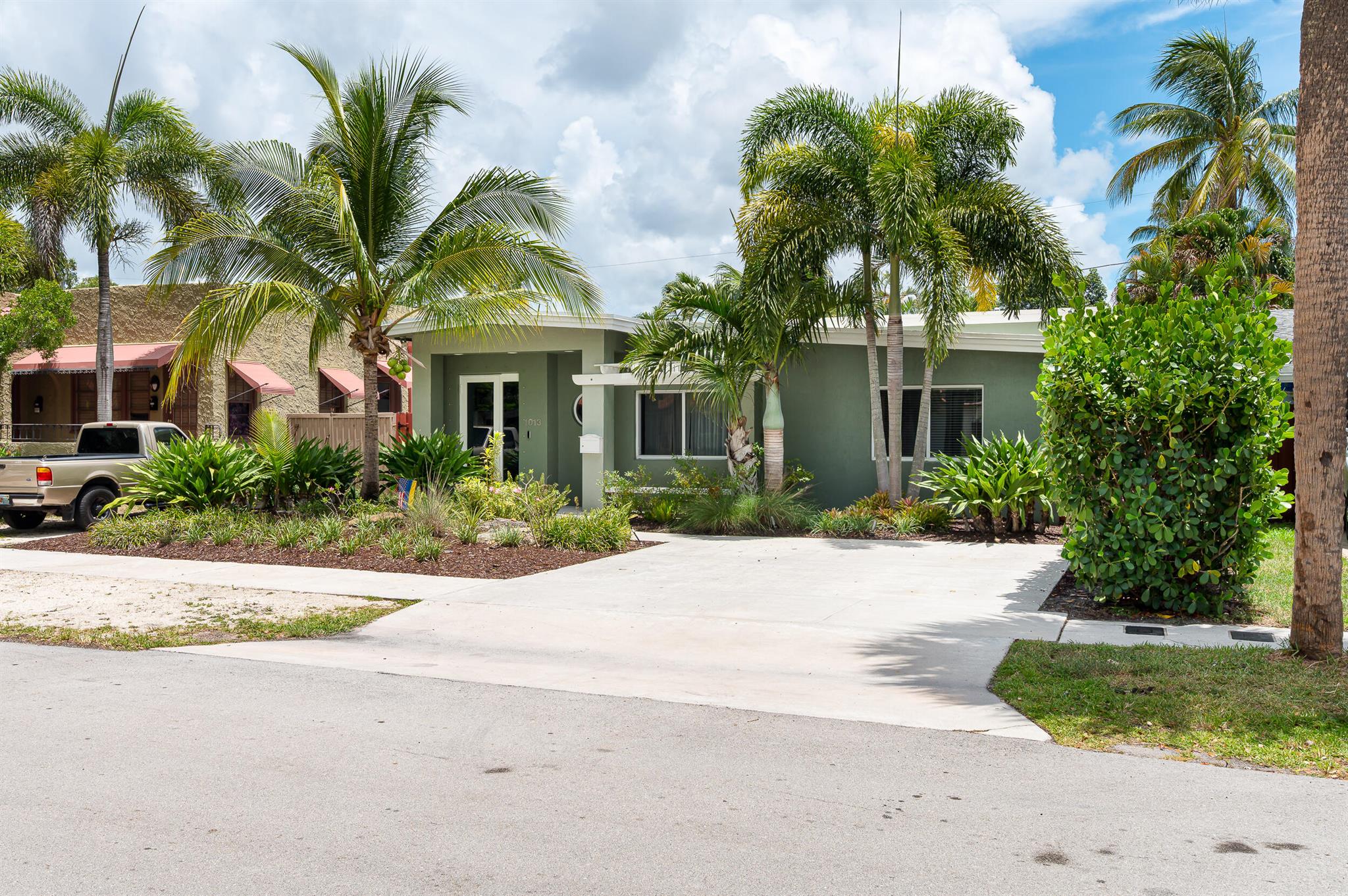 1013 SW 18th Street, Fort Lauderdale, FL, 33315/$1,300,000 1 1013 SW 18th Street