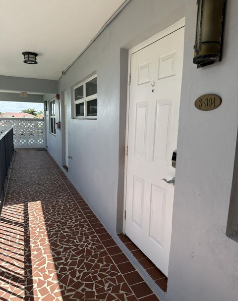 Tiny photo for 2600 S Ocean Drive #S304, Hollywood, FL 33019 (MLS # B26013264)