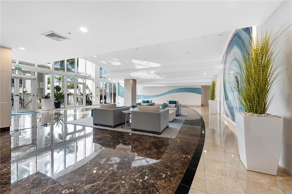 La Rive - Residential