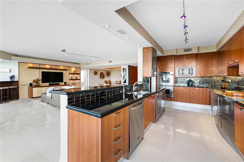 La Rive - Residential
