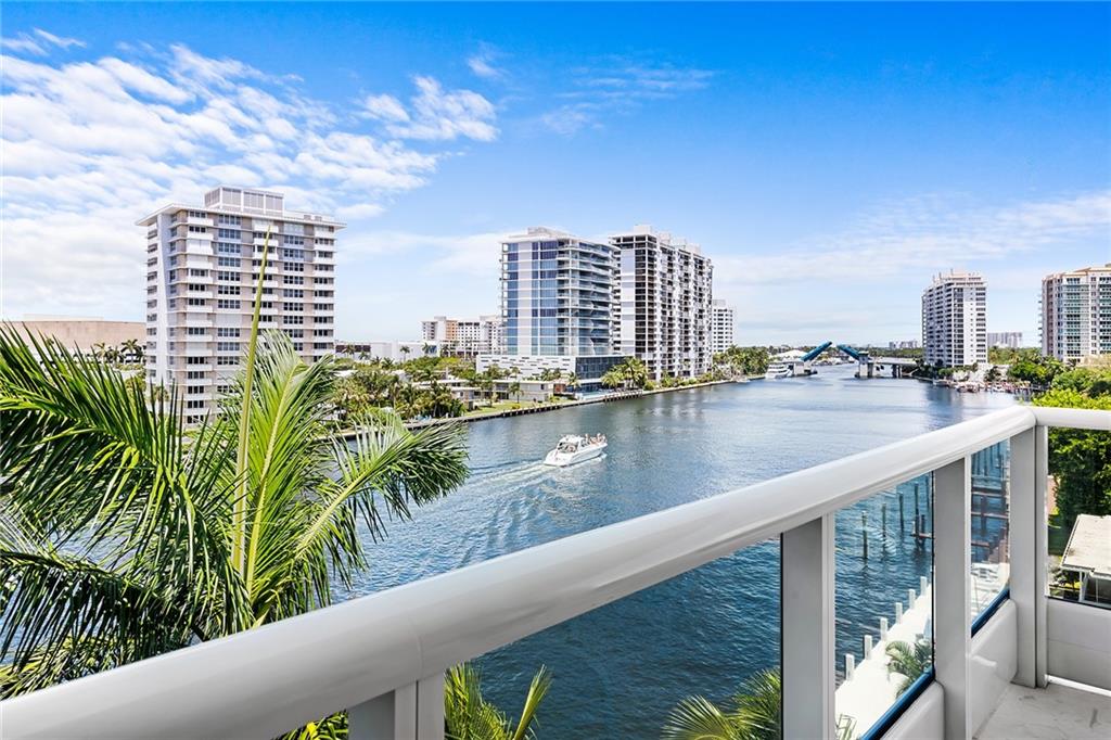 La Rive - Residential