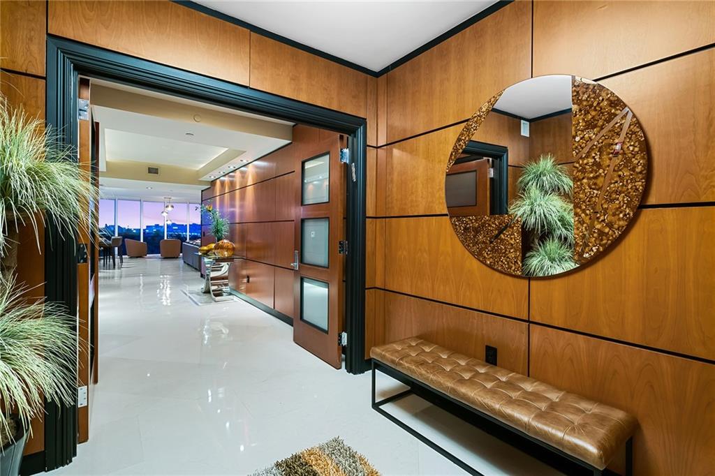 La Rive - Residential