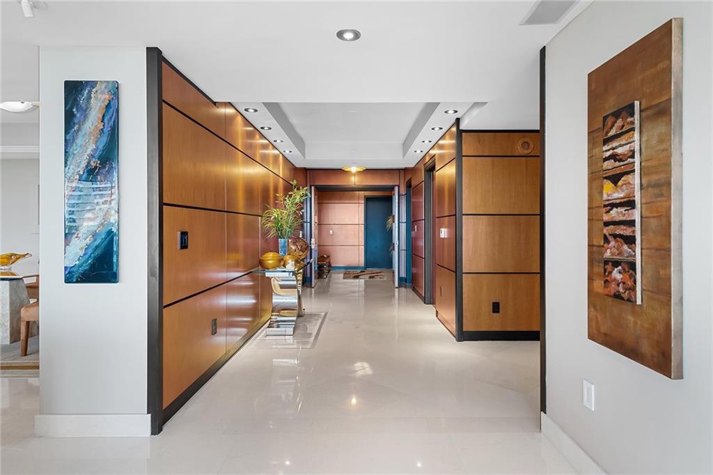 La Rive - Residential