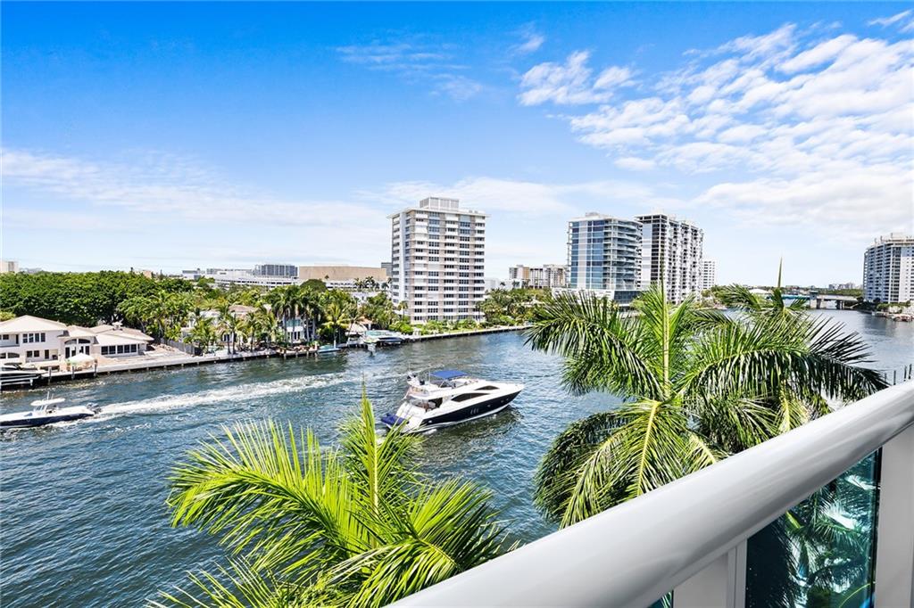 La Rive - Residential