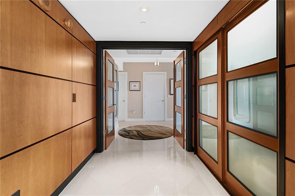 La Rive - Residential
