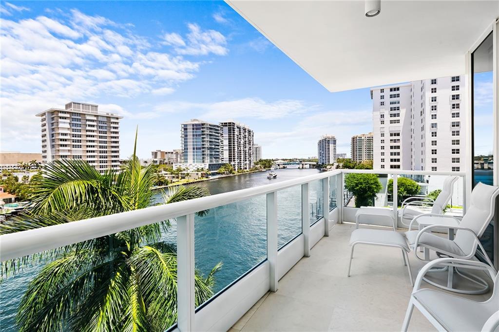 La Rive - Residential