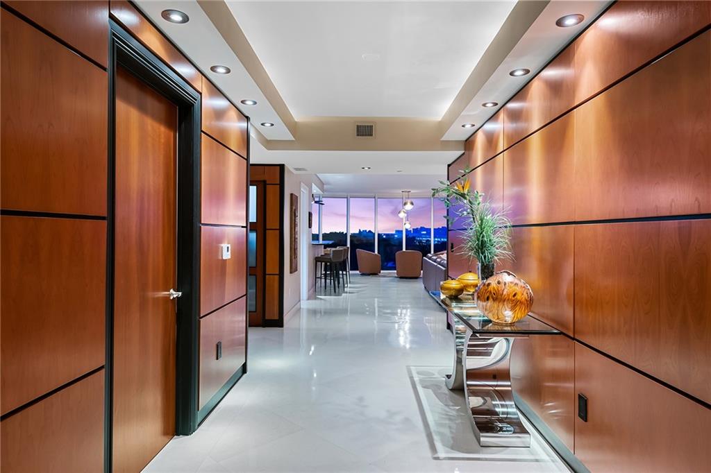 La Rive - Residential