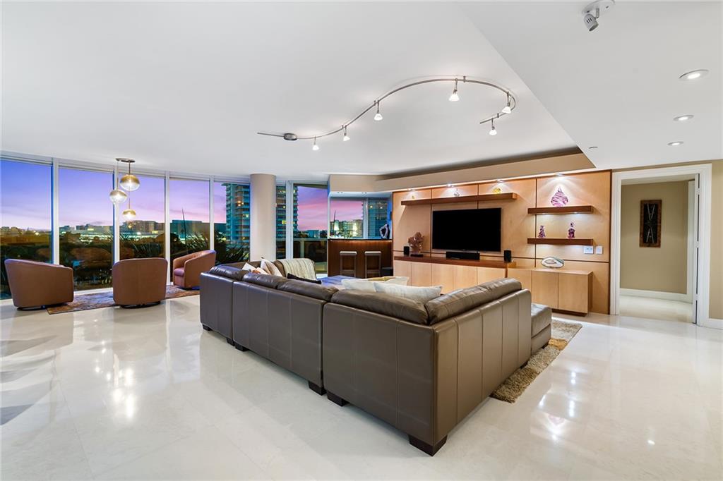 La Rive - Residential