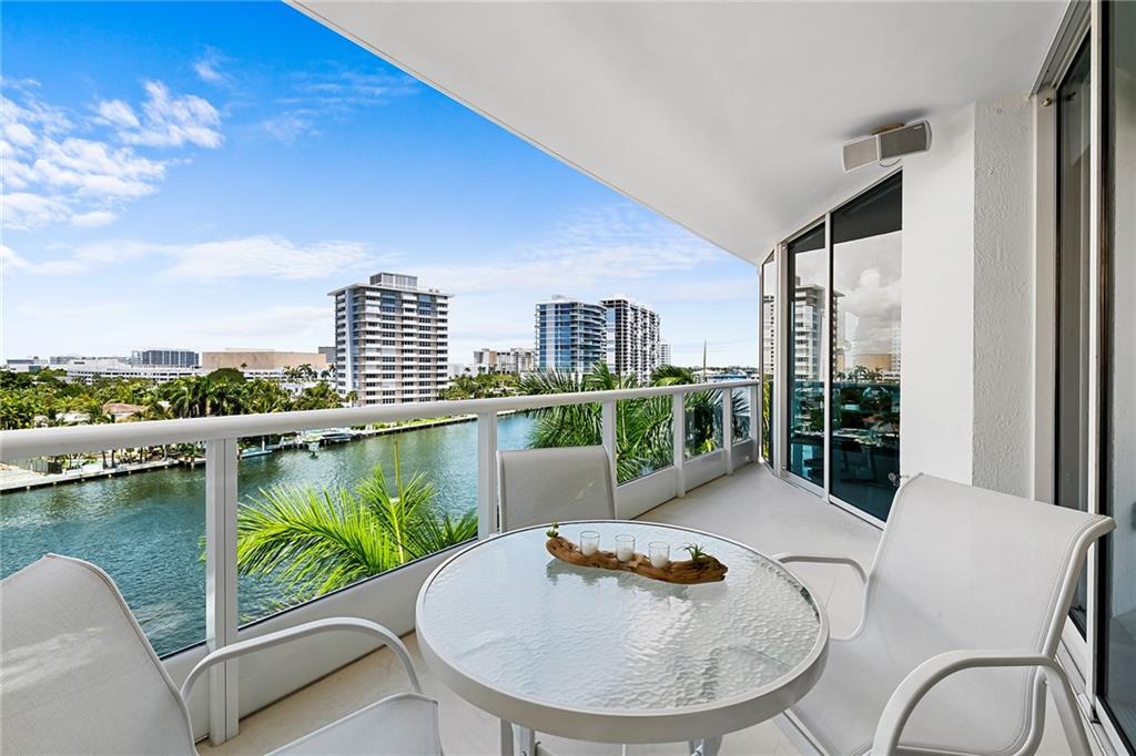 La Rive - Residential
