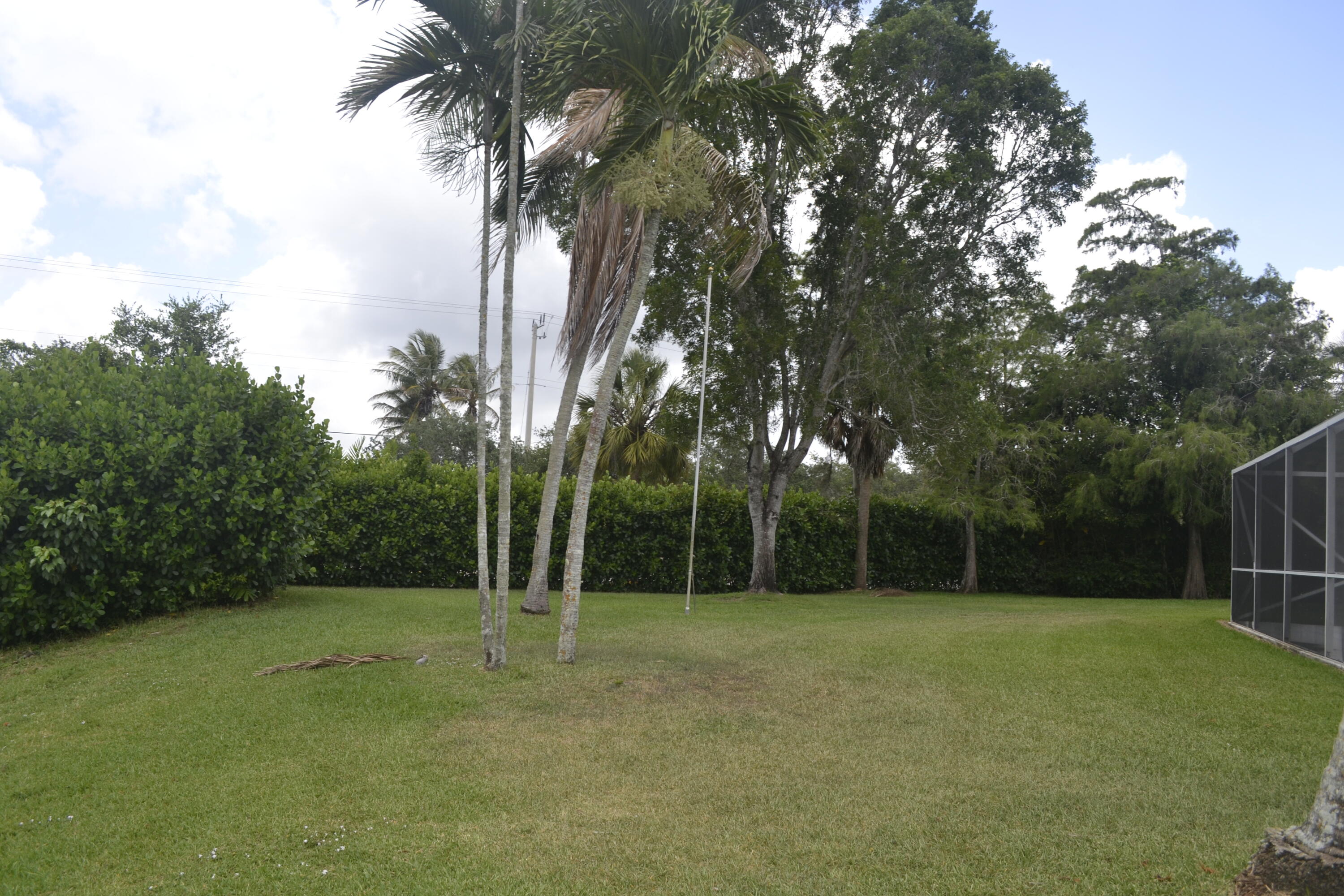 SUGAR POND MANOR OF WELLINGTON - Residential