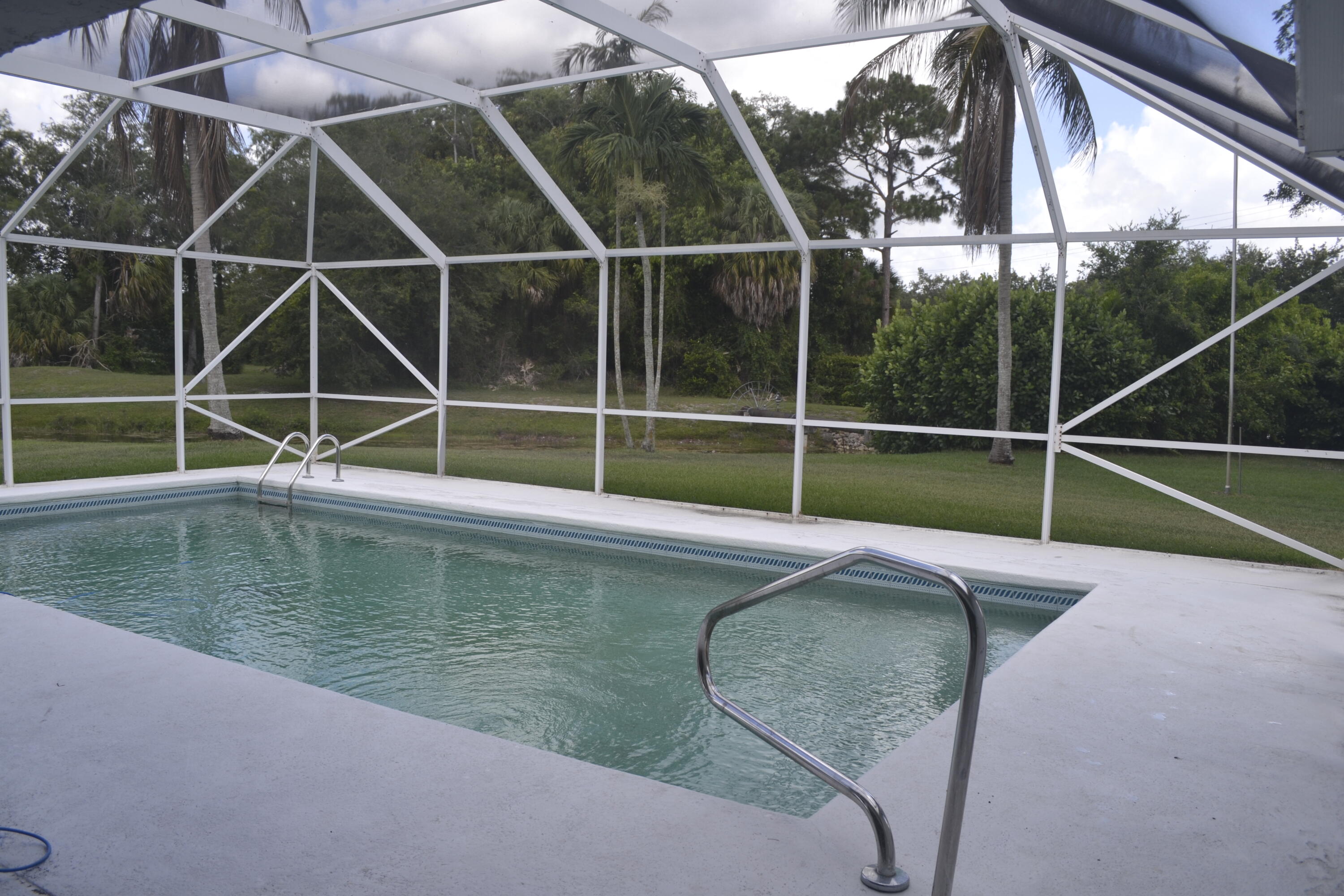 SUGAR POND MANOR OF WELLINGTON - Residential