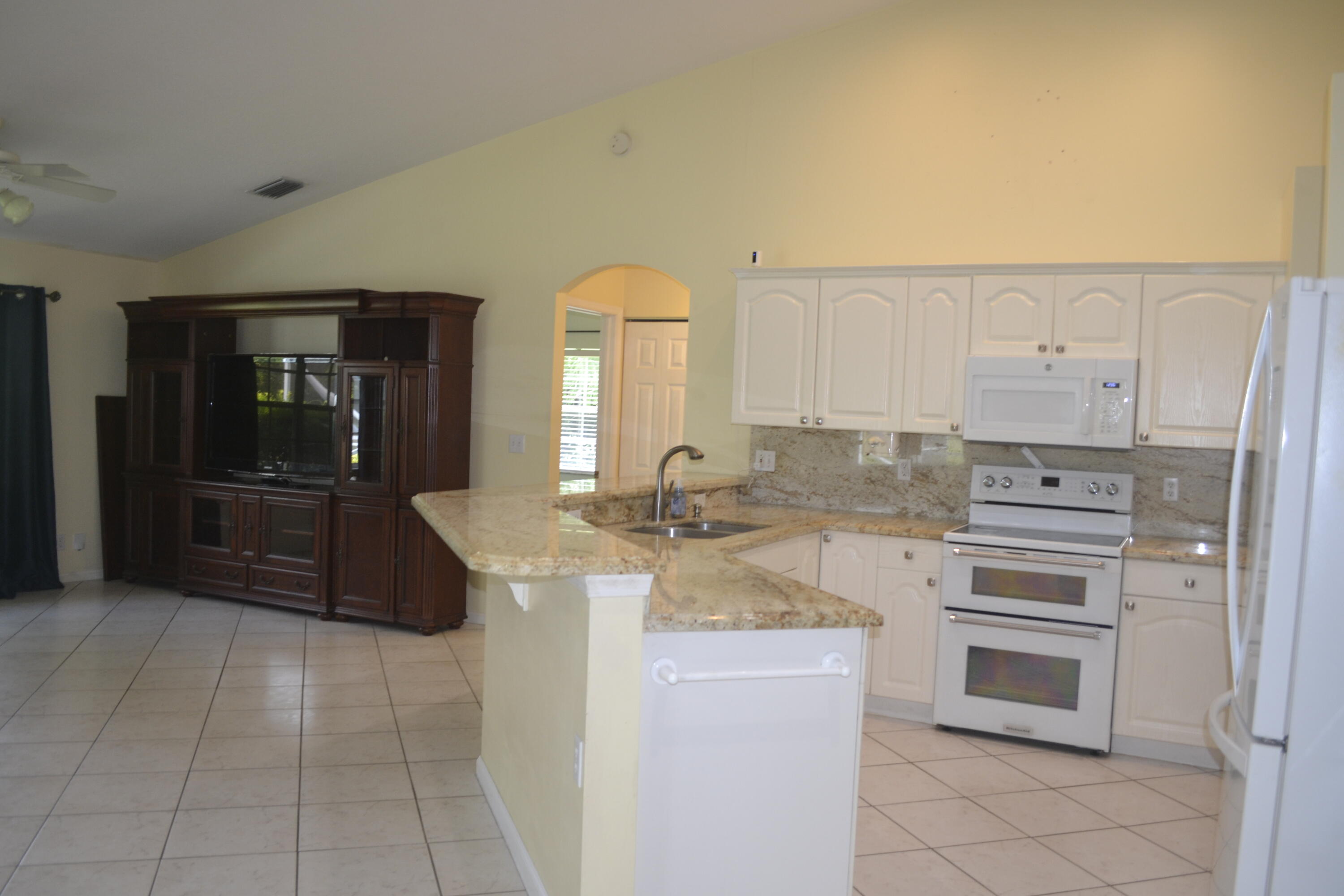 SUGAR POND MANOR OF WELLINGTON - Residential