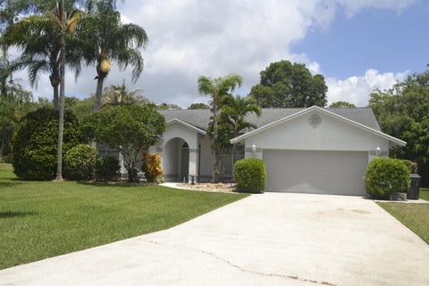 Photo of 1104 Raintree Lane, Wellington, FL 33414 (MLS # B26033231)