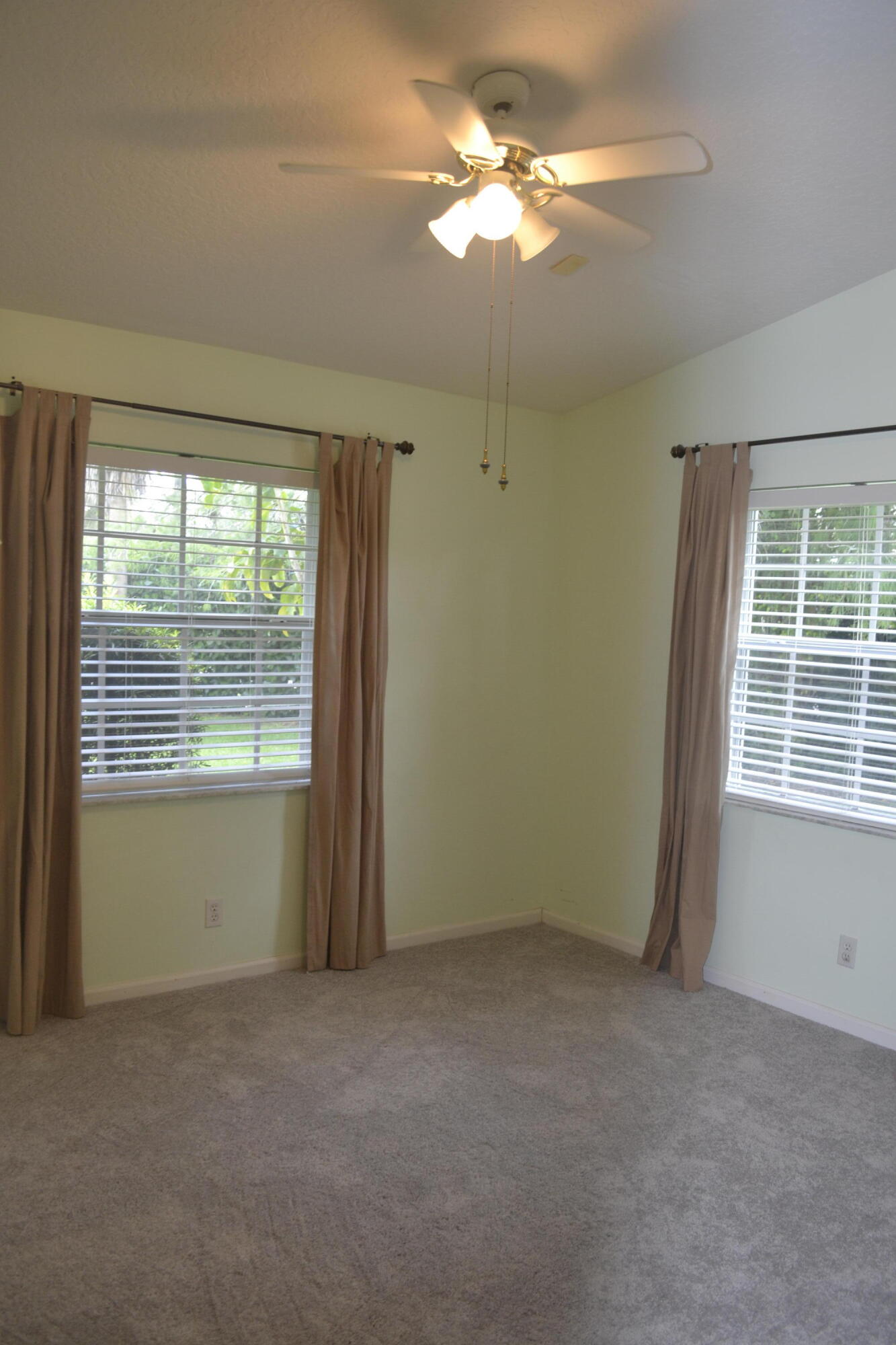 SUGAR POND MANOR OF WELLINGTON - Residential