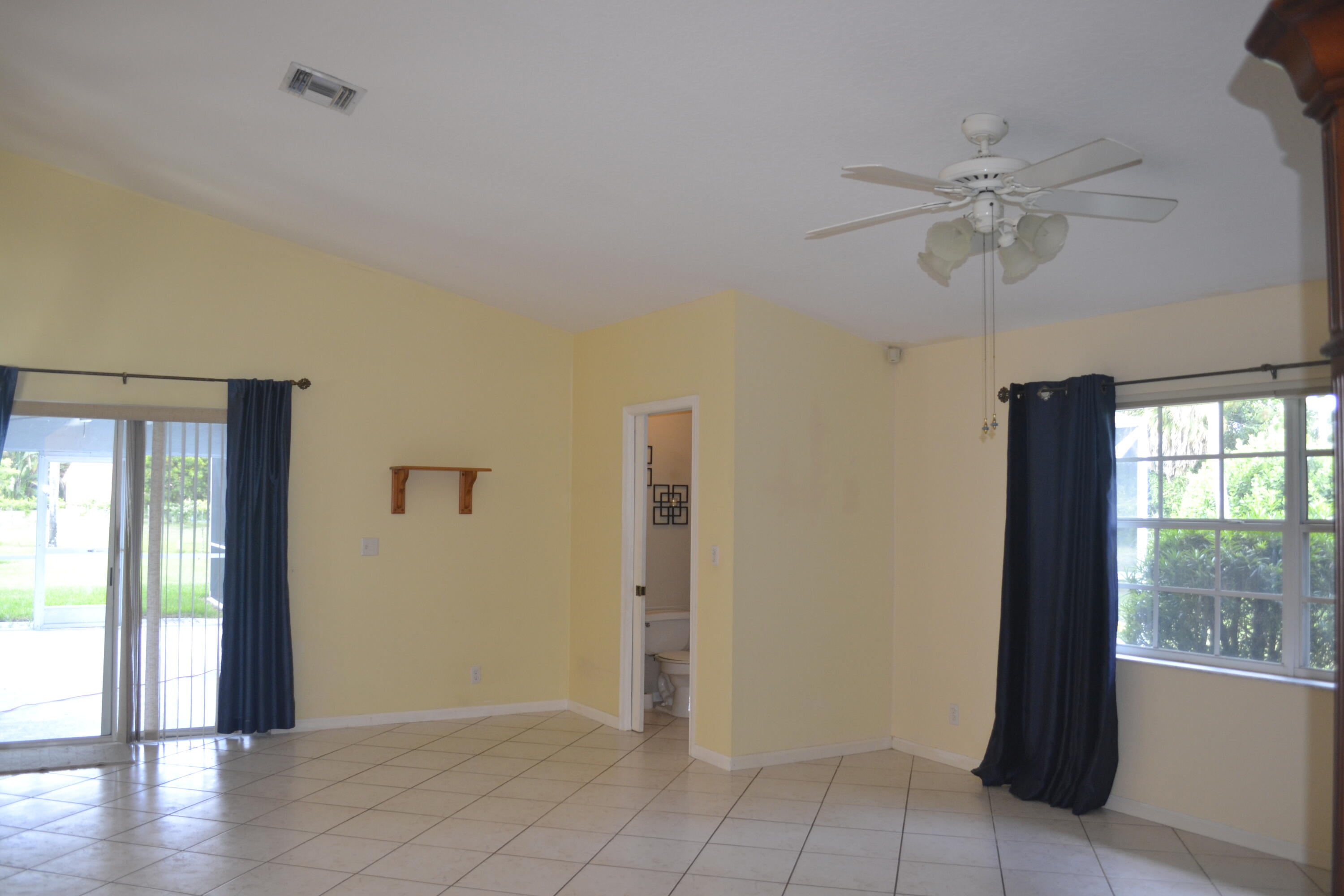 Properties 1104 Raintree Lane