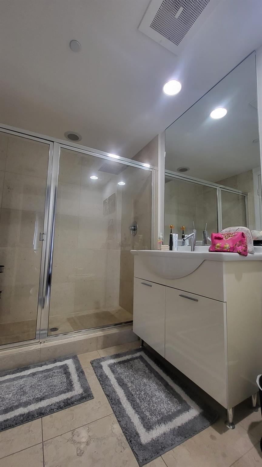 Iconbrickell - Residential