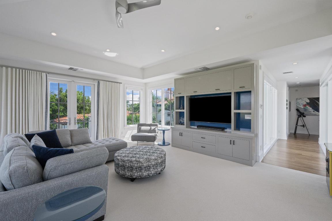 CYPRESS ISLAND OF PALM BEACH POLO & COUN - Residential