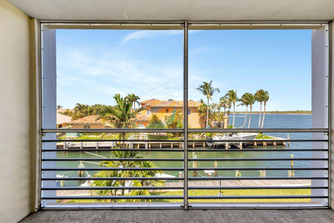 PARADISE HARBOUR CONDO - Residential