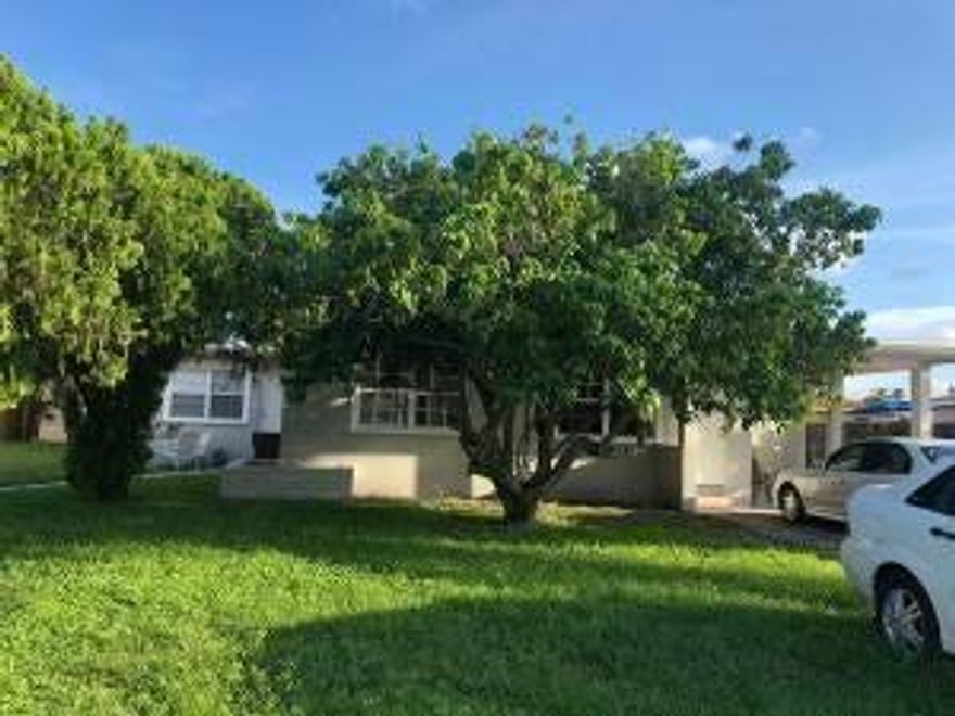 Location Location Location CBS DUPLEX , 2-1,2-1 CENTRALLY LOCATED, A MUST SEE...