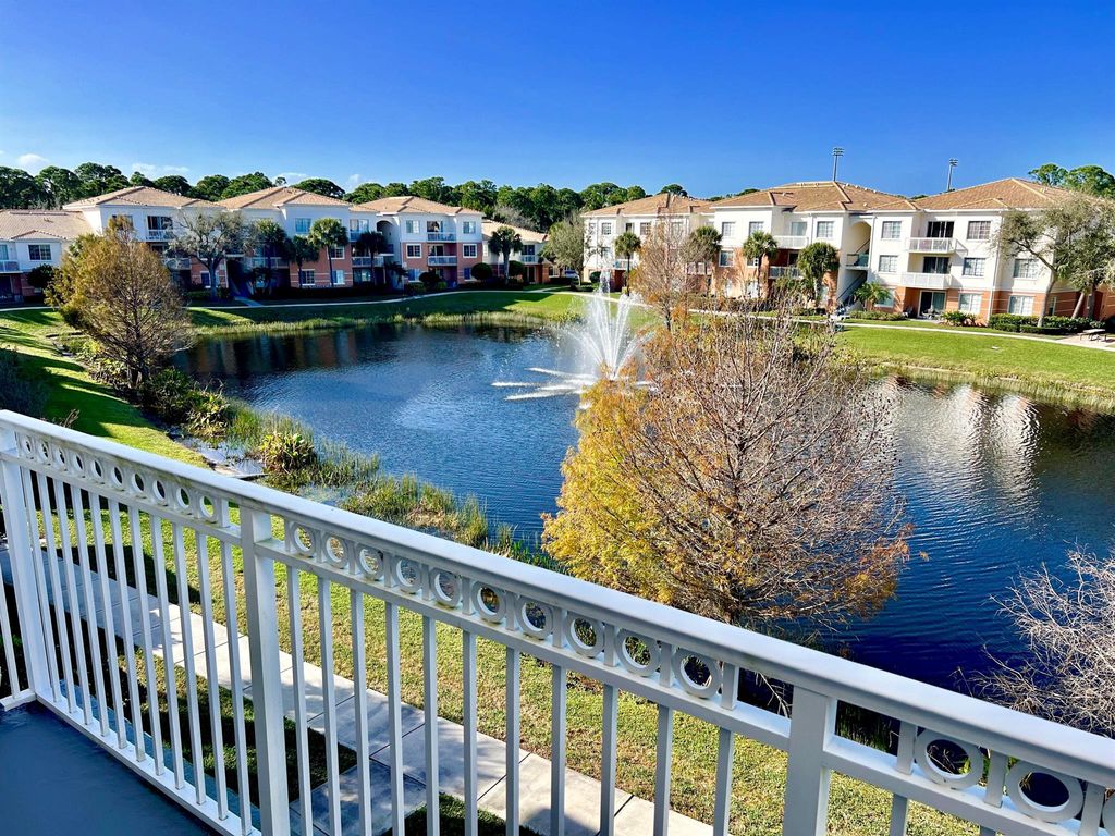 Photo of 10304 Myrtlewood Circle W, Palm Beach Gardens, FL 33418 (MLS # R10958356)