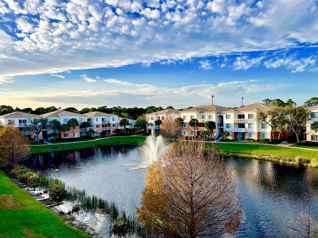 Photo of 10304 Myrtlewood Circle W, Palm Beach Gardens, FL 33418 (MLS # R10958356)