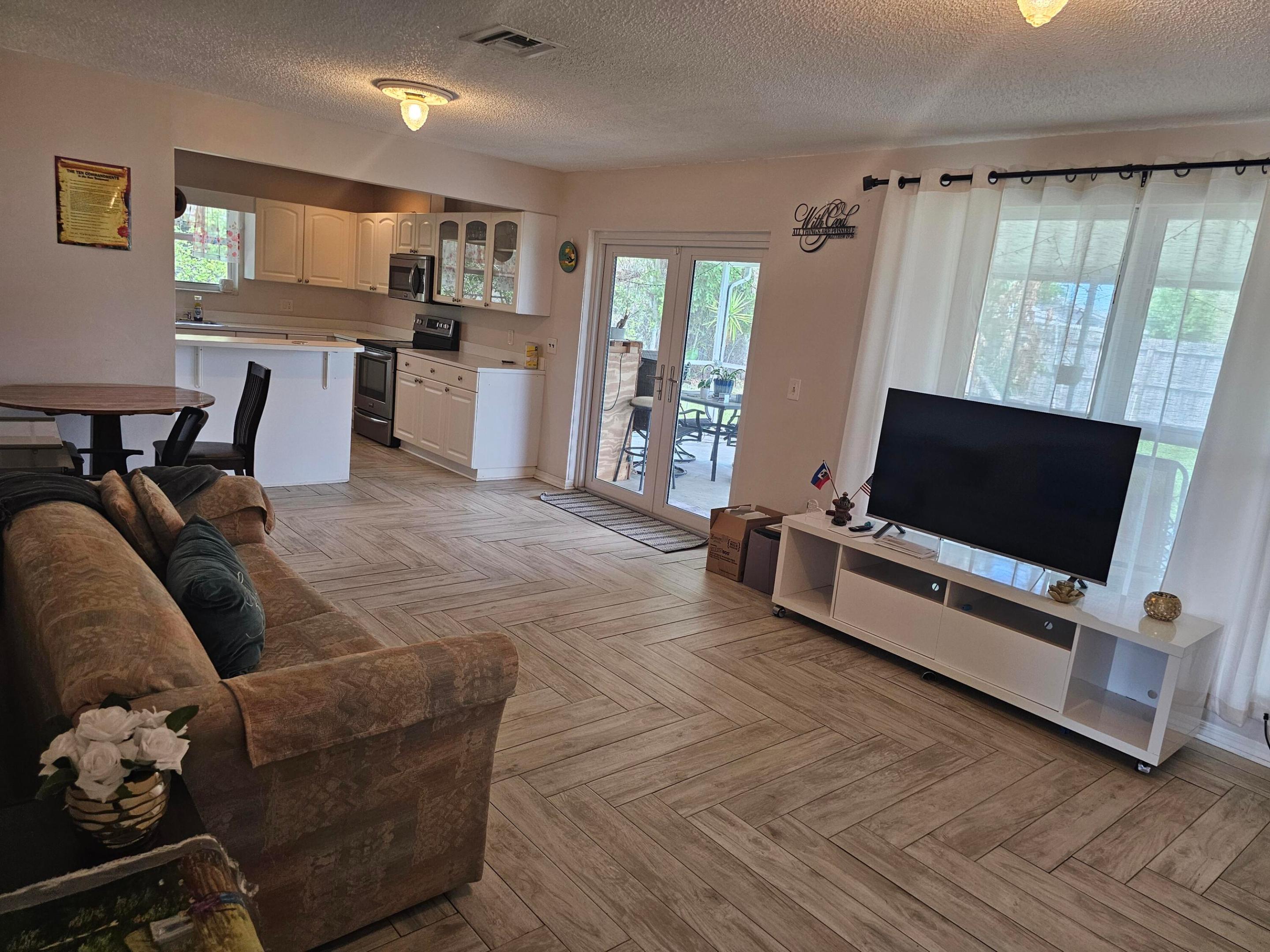 PORT ST LUCIE SECTION 6 - Residential