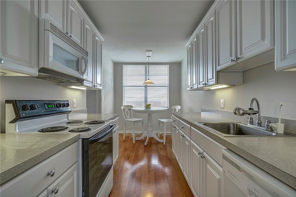 Photo of 250 Jacaranda Drive #606, Plantation, FL 33324 (MLS # F10512503)