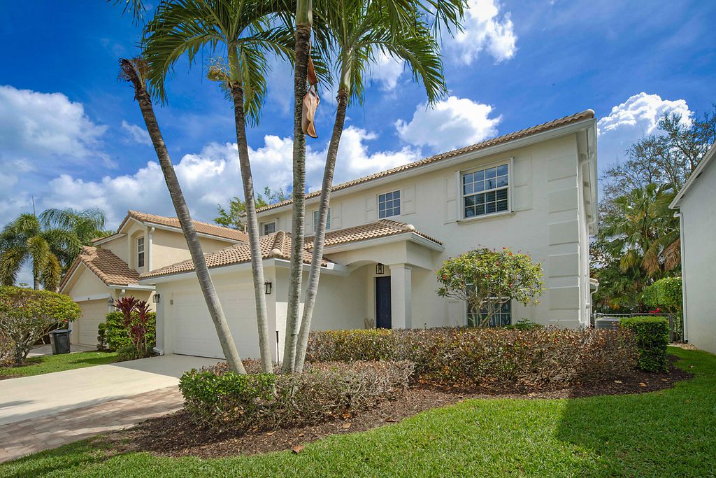 Photo of 458 Woodview Circle, Palm Beach Gardens, FL 33418 (MLS # B26003865)