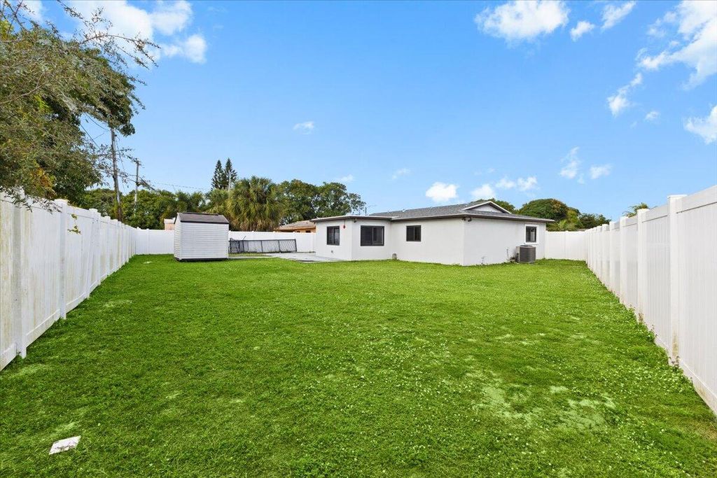 Photo of 3170 NW 14th Court, Fort Lauderdale, FL 33311 (MLS # B26023251)