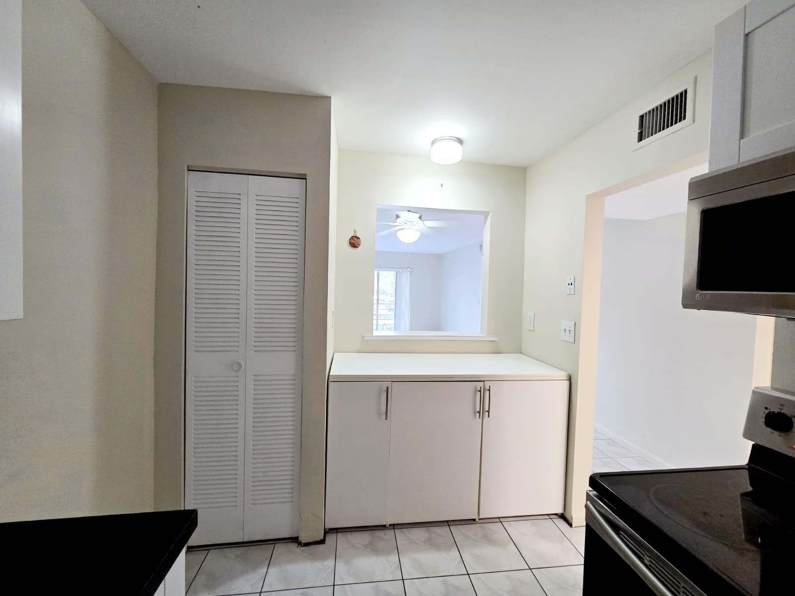 OAKS CONDO - Residential Lease