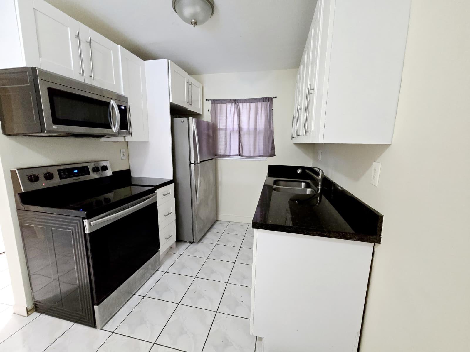 OAKS CONDO - Residential Lease