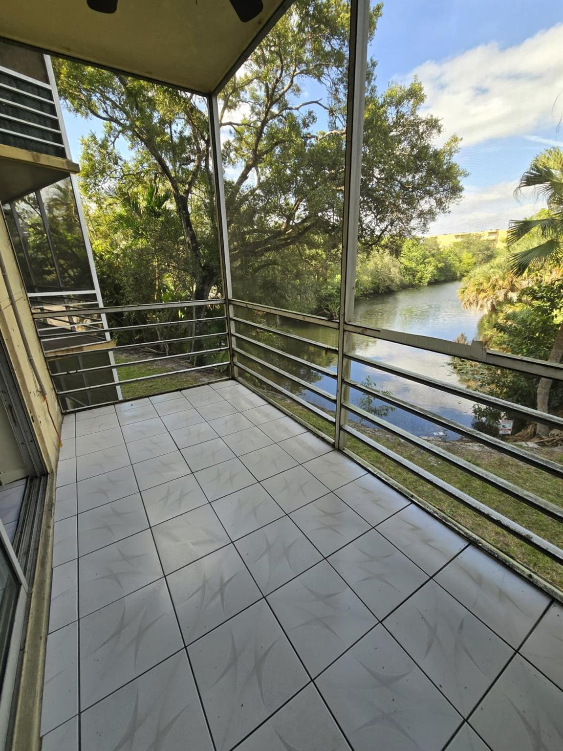 OAKS CONDO - Residential Lease