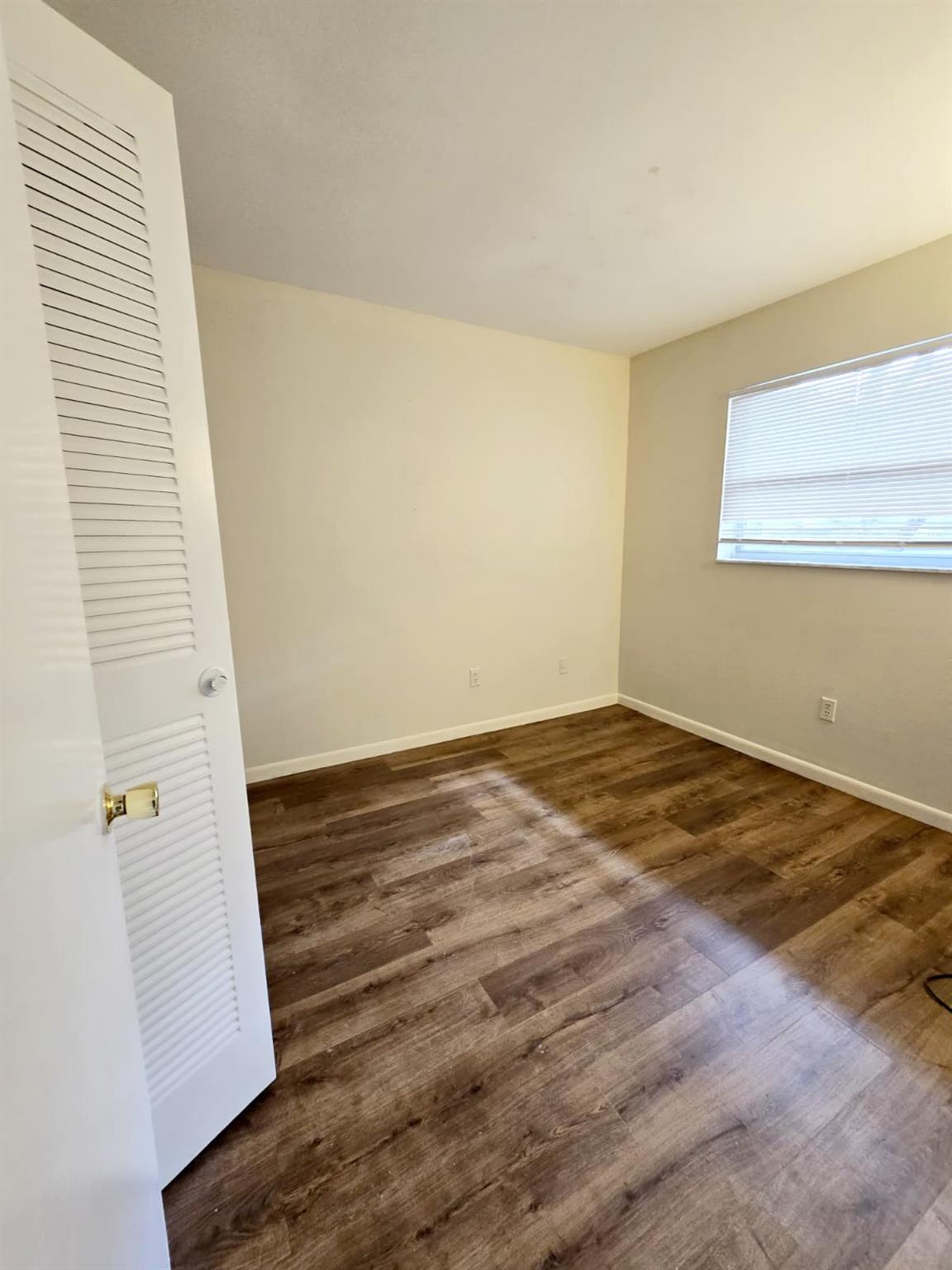 OAKS CONDO - Residential Lease