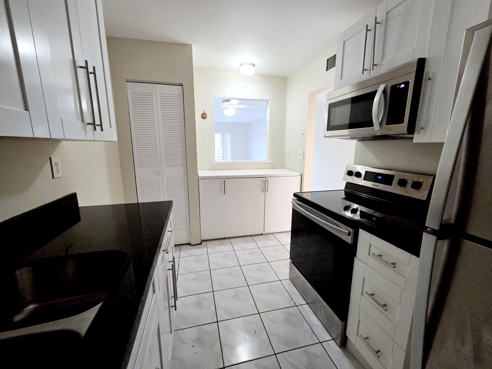 OAKS CONDO - Residential Lease