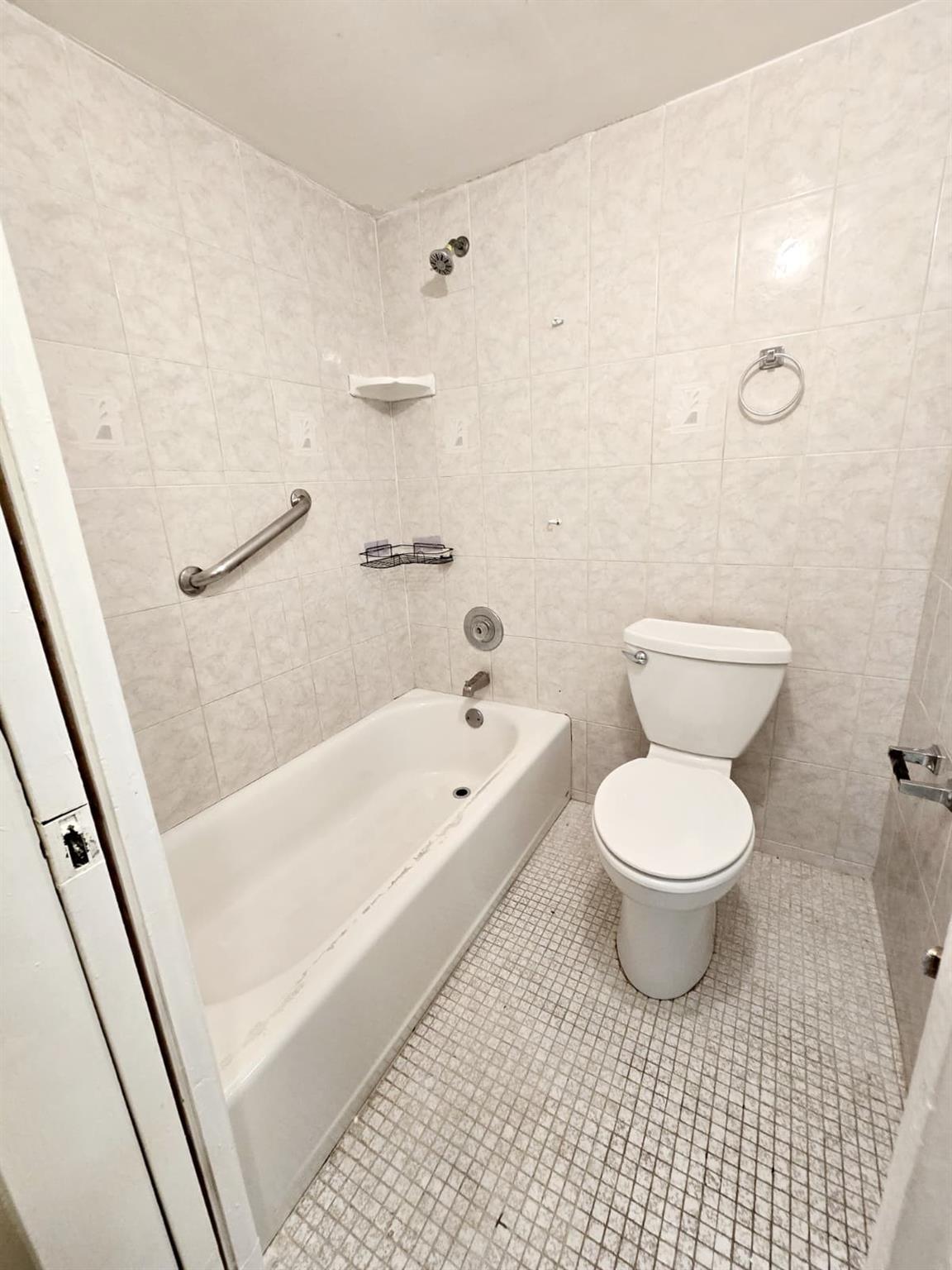 OAKS CONDO - Residential Lease