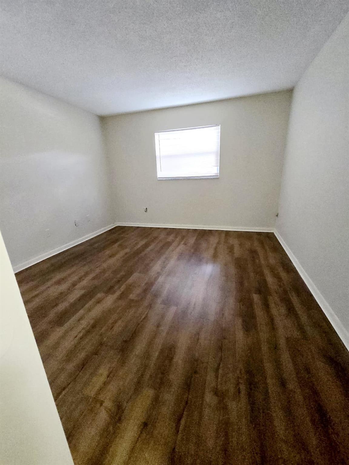 OAKS CONDO - Residential Lease