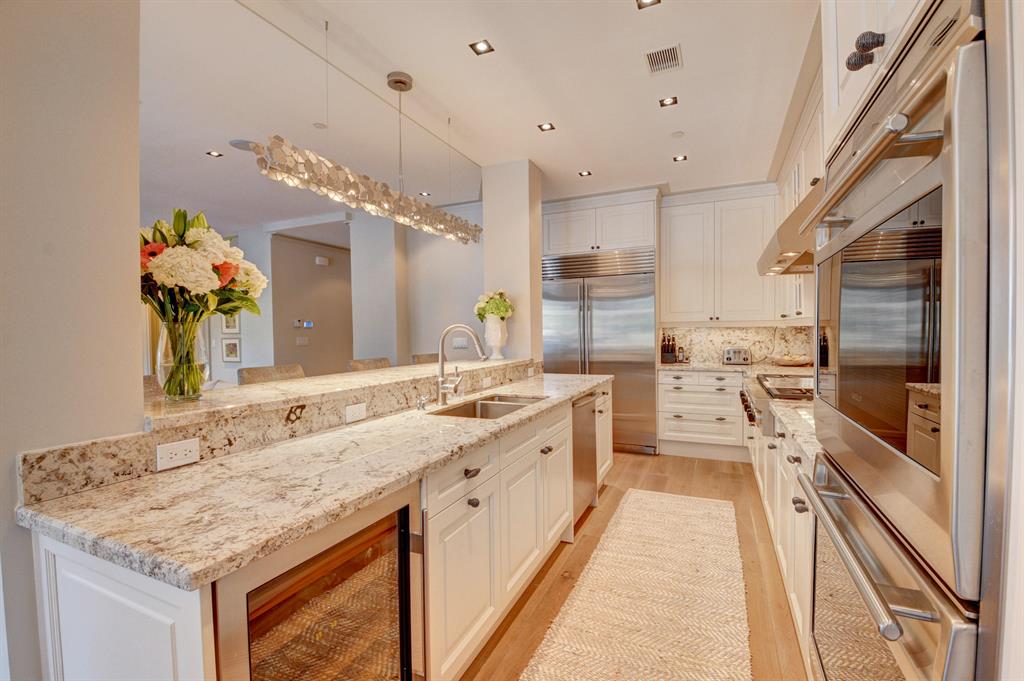 SEAGATE RESIDENCES CONDO - Residential